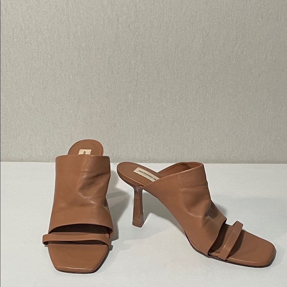 Antonio Melani.  Women's Tan soft Leather High-Heel Slide Sandals. Size 11M